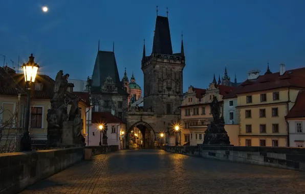 Картинка город, вечер, Прага, фонари, Карлов мост, средневековая архитектура