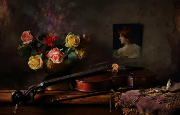 Картинка скрипка, часы, портрет, розы, натюрморт