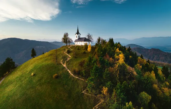 Картинка пейзаж, горы, природа, холмы, дорожка, церковь, леса, Словения, Valentin Valkov