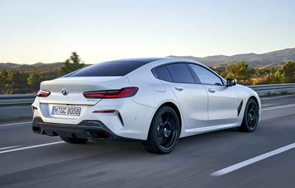 Картинка белый, движение, купе, BMW, сзади, Gran Coupe, 840i, 8-Series, 2019, четырёхдверное купе, 8er, G16