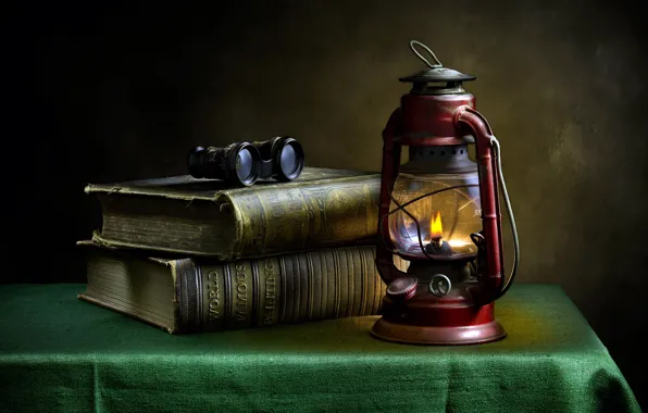 Картинка книги, лампа, бинокль