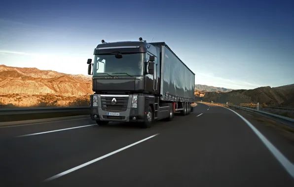 Картинка небо, чёрный, холмы, трасса, грузовик, Renault, Magnum, седельный тягач, 4x2, полуприцеп, Renault Trucks