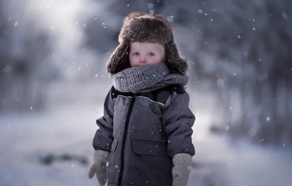 Картинка зима, взгляд, шапка, малыш, пальто, варежки