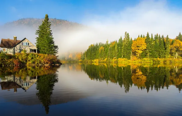 Картинка осень, лес, небо, солнце, деревья, горы, туман, озеро, дом, берег, утро, Канада, Quebec