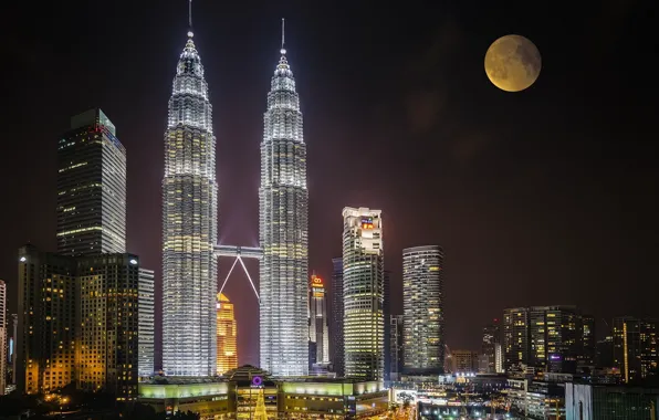 Картинка ночь, город, луна, Малайзия, Куала Лумпур