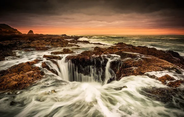 Картинка Pacific Ocean, Oregon Coast, Thor's Well, blow hole