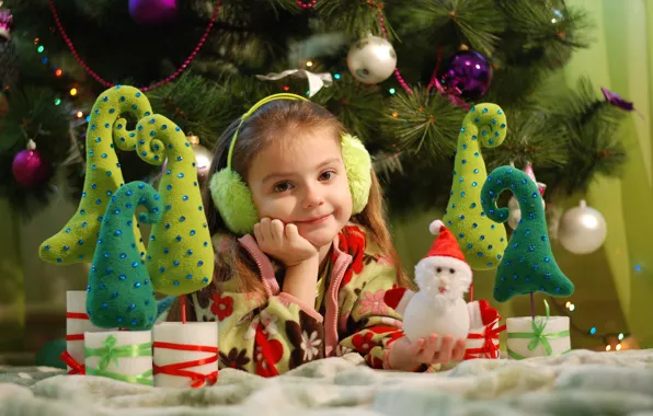 Картинка украшения, праздник, игрушки, новый год, рождество, девочка, ёлка, ребёнок