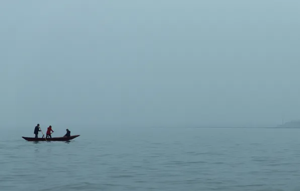Картинка туман, люди, лодка