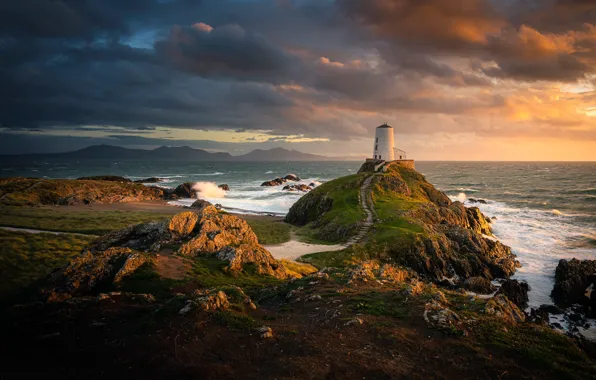 Картинка море, берег, маяк, Wales, Newborough, Rhosyr