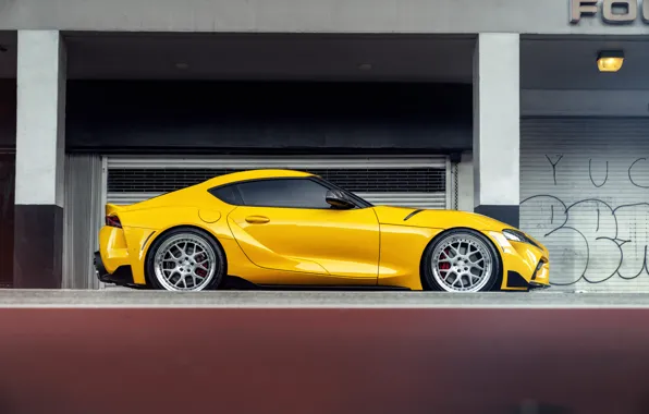 Картинка жёлтый, спорткар, вид сбоку, Toyota Supra, 2020 Toyota GR Supra