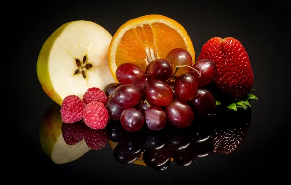 Картинка ягоды, малина, яблоко, апельсин, клубника, виноград, фрукты, черный фон