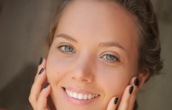 Картинка girl, smile, beautiful, model, pretty, face, brunette, attractive, handsome, nose, mouth, clear eyes, katya clover