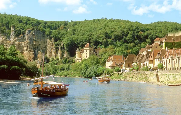 Картинка горы, город, река, Франция, лодки, France, Dordogne, La Roque-Gageac