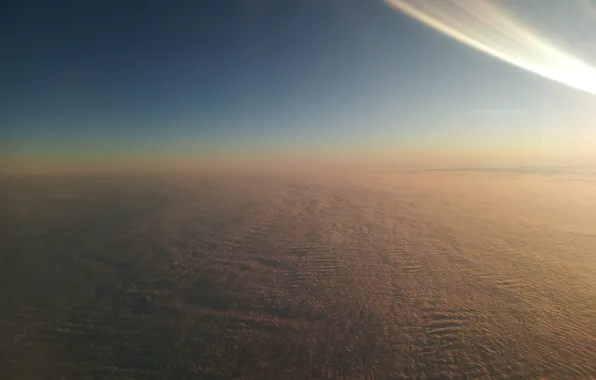 Картинка облака, самолёт, вид из иллюминатора