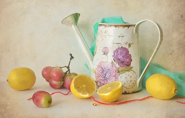 Картинка стол, виноград, лейка, натюрморт, цитрусы, косточка, лимоны, красная лента