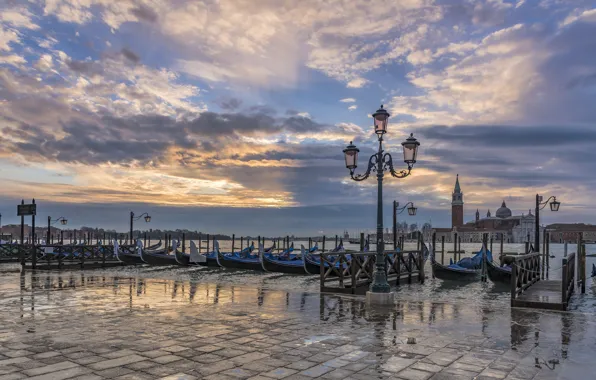 Картинка Италия, фонарь, Венеция, канал, гондолы