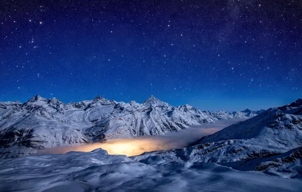 Картинка горы, ночь, туман, красота, night, mountains, snow, fog, beauty, звездное небо, starry sky, снега, очарование …