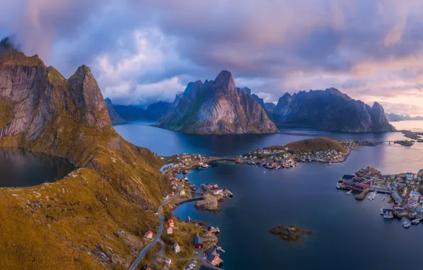 Картинка море, острова, горы, рассвет, утро, деревня, Норвегия, панорама, домики, Norway, фьорд, Лофотенские острова, Lofoten Islands, …