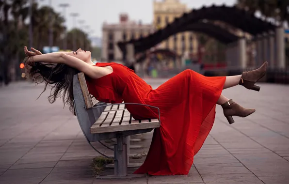 Картинка девушка, скамейка, город, поза, настроение, площадь, красное платье, Tímea Csürös