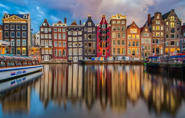 Картинка отражение, здания, дома, Амстердам, канал, Нидерланды, Amsterdam, теплоход, Netherlands, Дамрак, Damrak