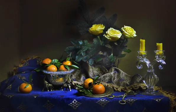 Картинка цветы, ветки, розы, ель, свечи, ваза, натюрморт, скатерть, мандарины, Валентина Колова