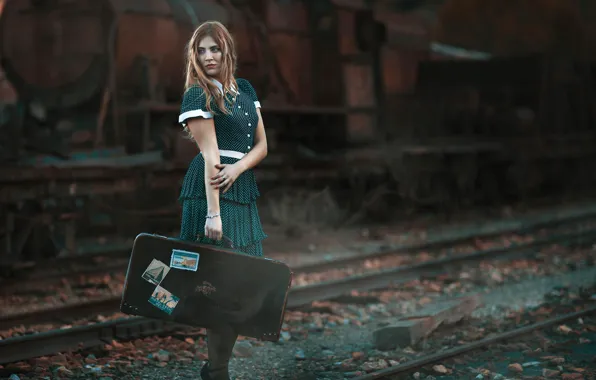 Картинка девушка, поза, настроение, рельсы, паровоз, чемодан, Antonio A Conde