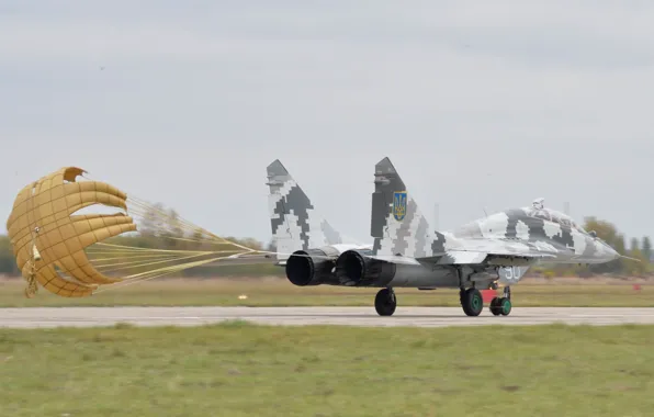 Картинка Истребитель, Украина, Посадка, Миг-29, Парашют, ВВС Украины