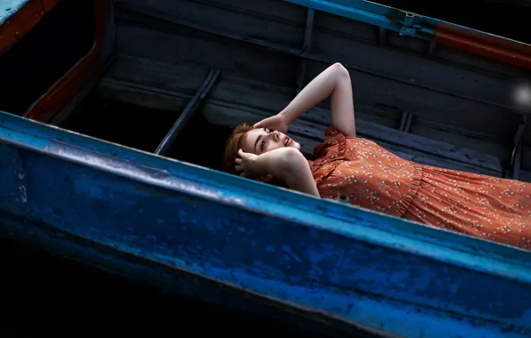 Картинка веснушки, губки, рыжеволосая, девушка в лодке, Ульяна Найденкова