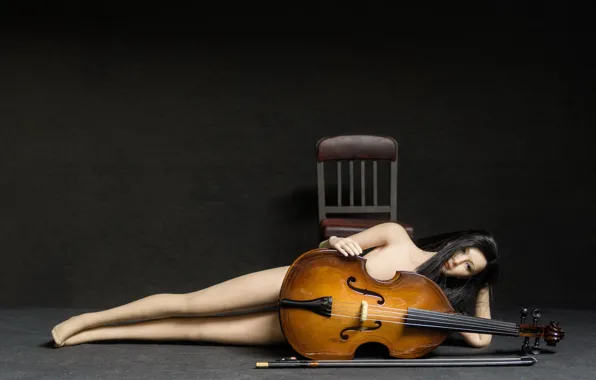 Картинка девушка, игрушки, стул, виолончель