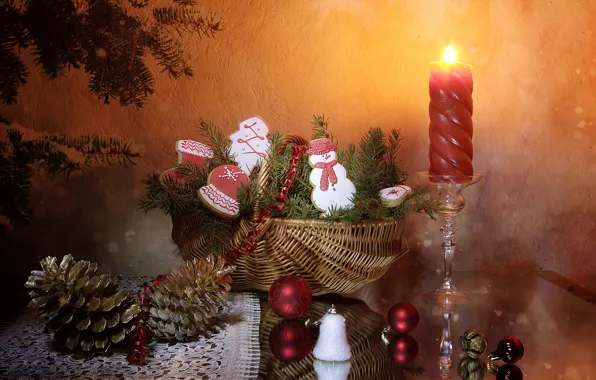 Картинка шарики, свет, ветки, стол, стена, пламя, праздник, шары, игрушка, игрушки, свеча, печенье, Рождество, красные, Новый …