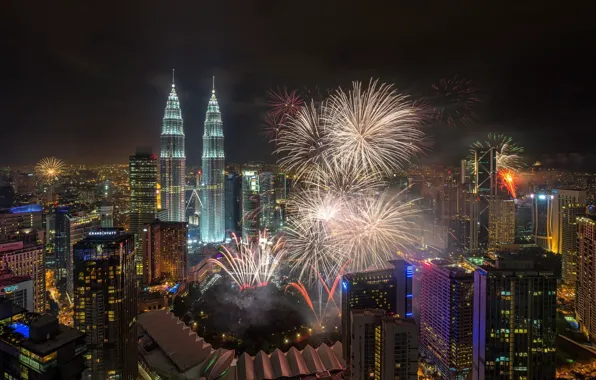 Картинка ночь, город, праздник, башни, Малайзия, салюты, Куала-Лумпур