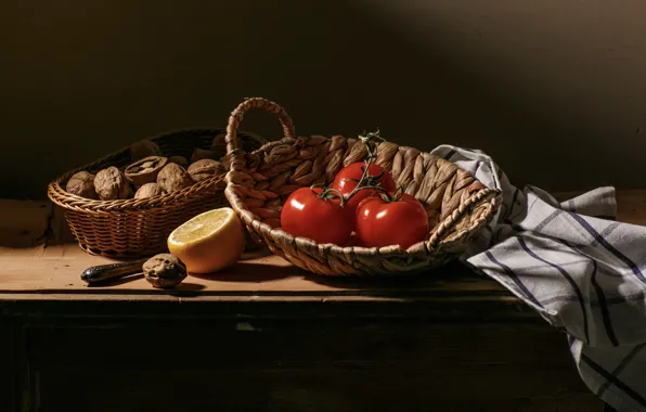 Картинка темный фон, лимон, еда, полотенце, натюрморт, помидоры, предметы, грецкие орехи