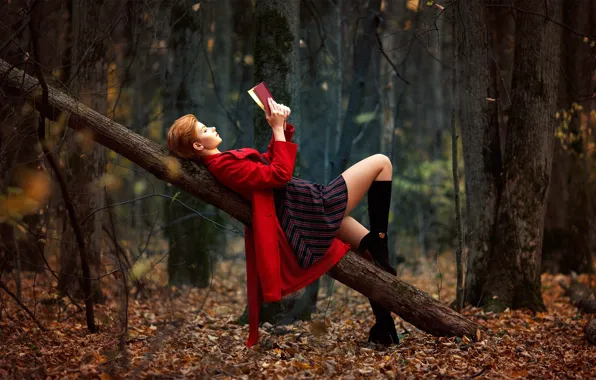 Картинка осень, лес, листья, девушка, настроение, модель, сапоги, макияж, платье, прическа, лежит, книга, ножки, в красном, …