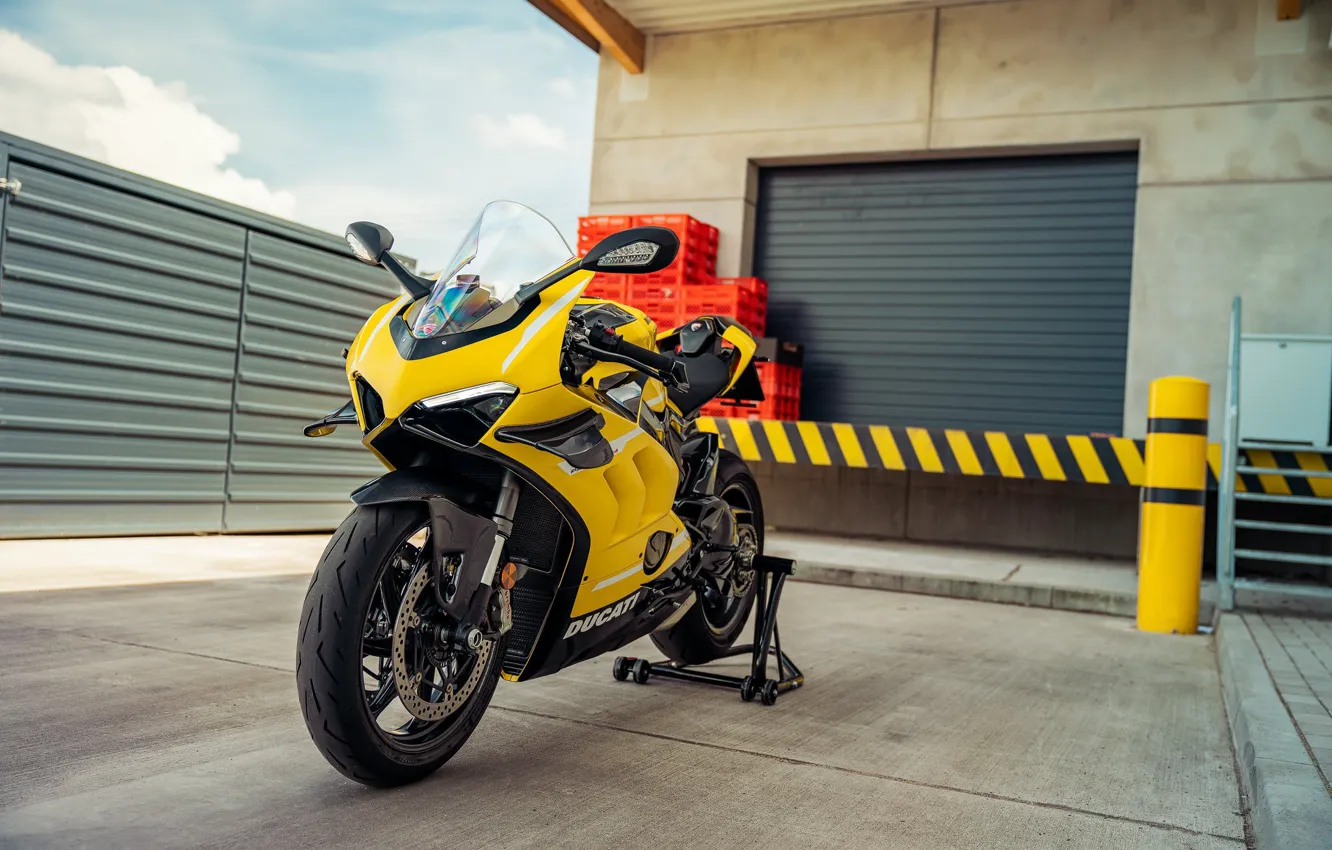 Фото обои Superleggera, Ducati, Yellow, Panigale V4