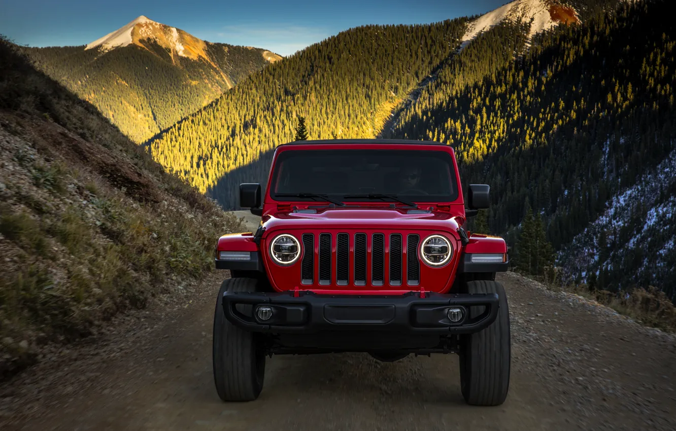 Фото обои небо, горы, красный, передок, 2018, Jeep, Wrangler Rubicon