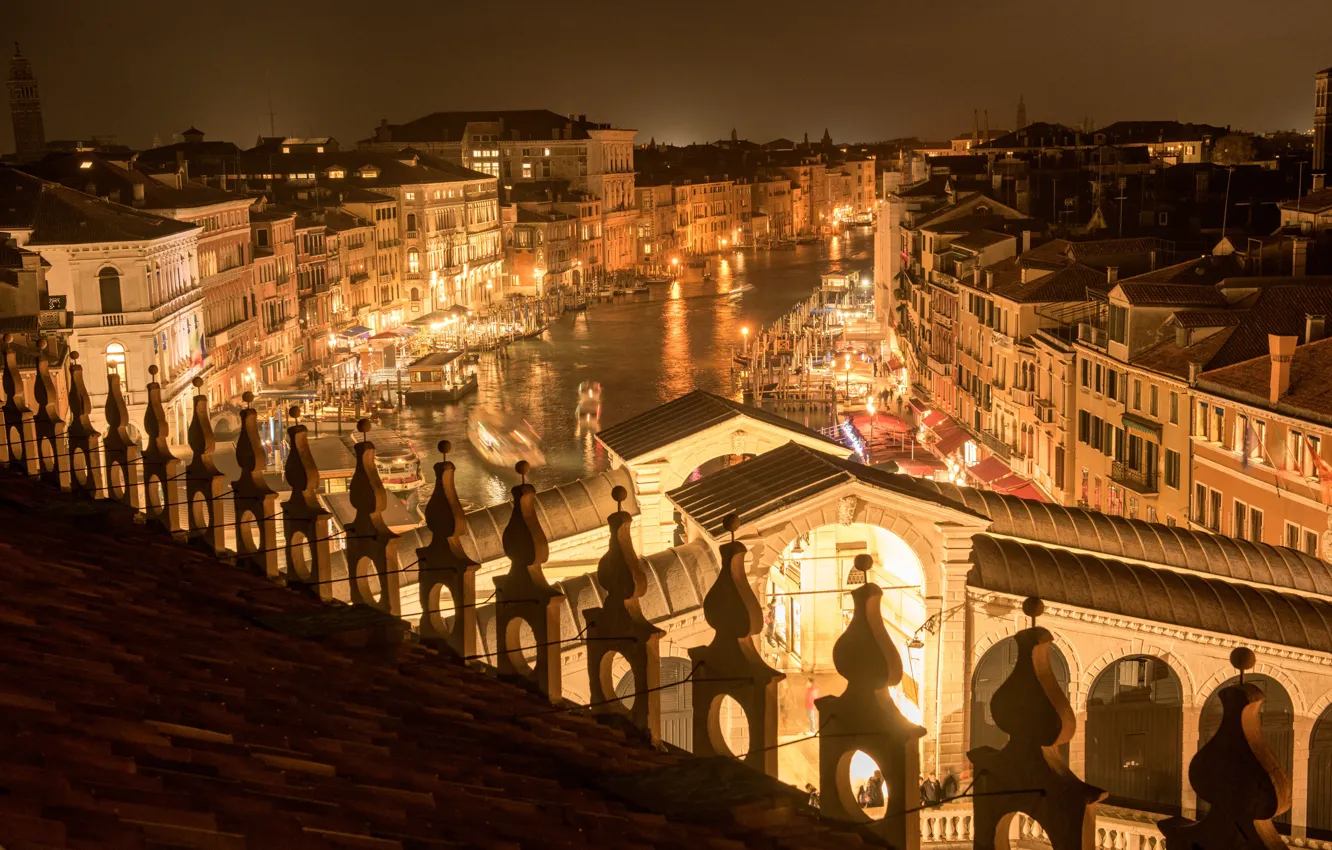 Фото обои ночь, город, здания, дома, лодки, освещение, Италия, Венеция, канал