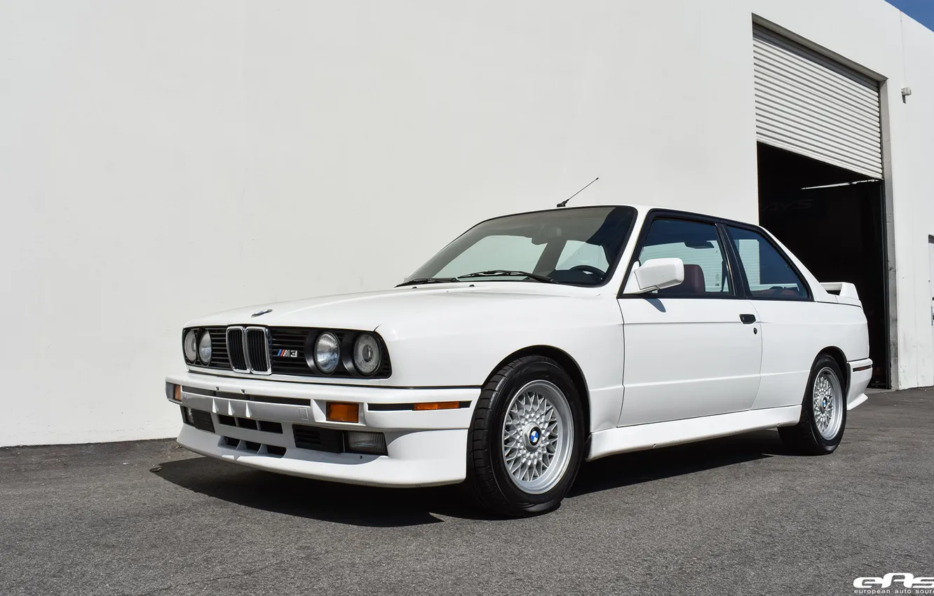 Фото обои White, German car, BMW E30 M3