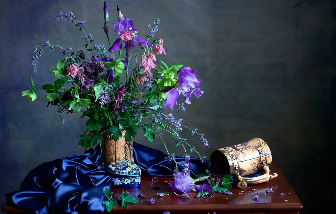 Фото обои цветы, букет, ткань, кружки, столик, коробочка