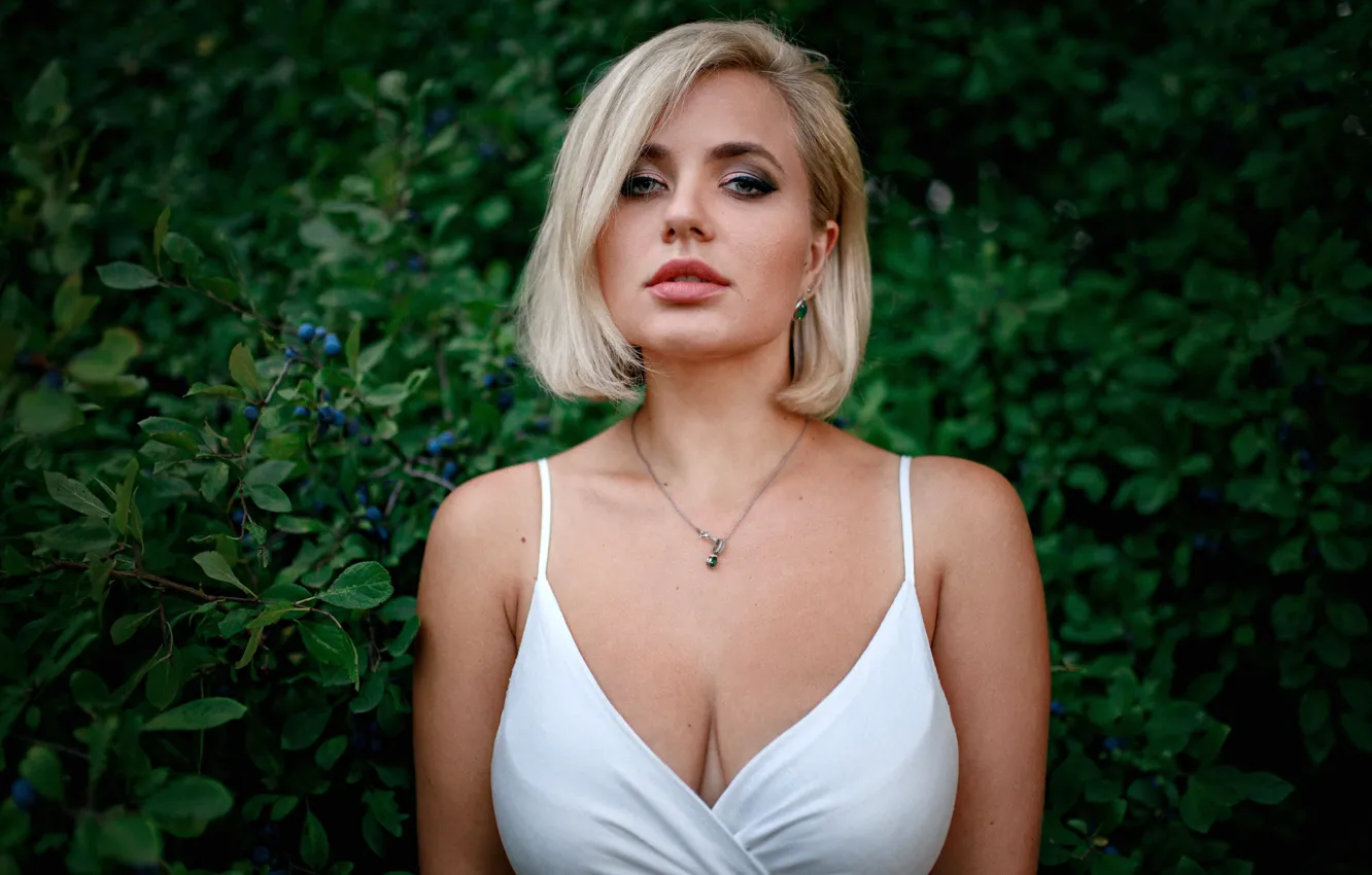 https://img5.goodfon.ru/wallpaper/nbig/1/d0/aleksei-iurev-alexey-yuryev-liudmila-model-blondinka-v-belom.jpg