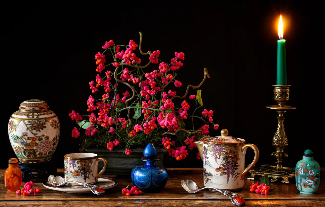 Фото обои ветки, ягоды, свеча, чашка, натюрморт, ложки