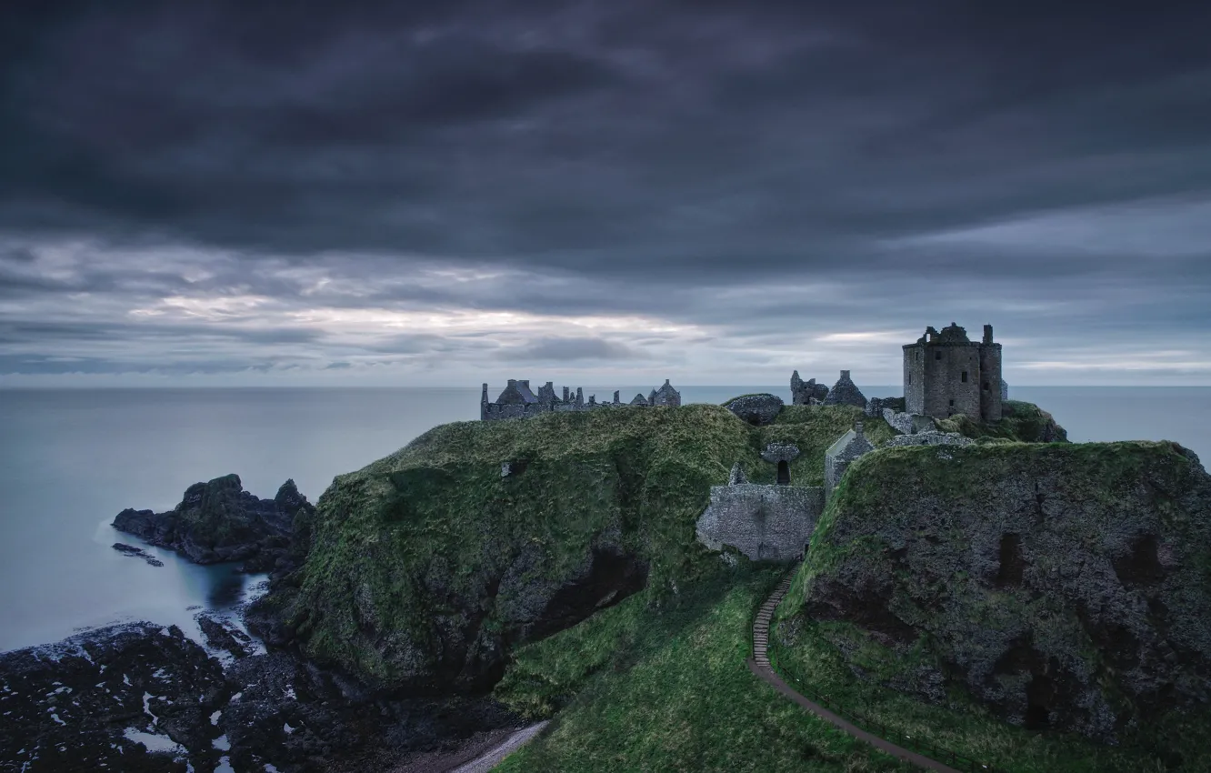 Фото обои море, небо, тучи, Шотландия, руины, замок Данноттар, средневековая архитектура, Dunnottar сastle