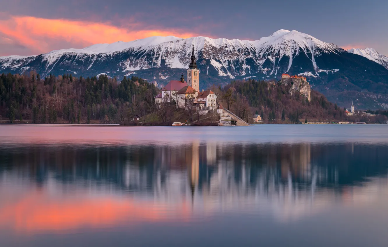 Фото обои закат, горы, озеро, отражение, церковь, Словения, Lake Bled, Slovenia, Бледское озеро, Блед, Assumption of Mary …