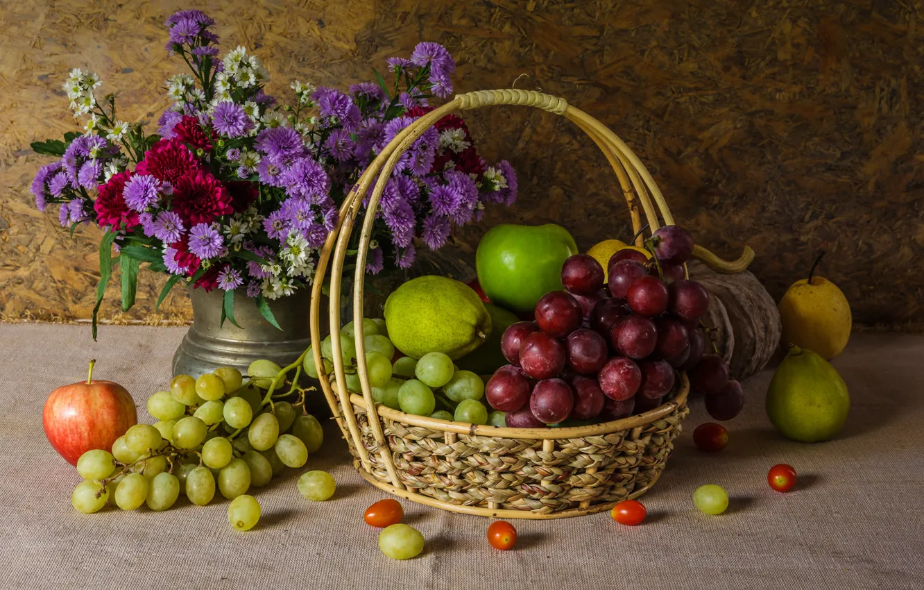 Фото обои цветы, яблоки, букет, виноград, фрукты, натюрморт, груши, flowers, autumn, fruit, grapes, still life