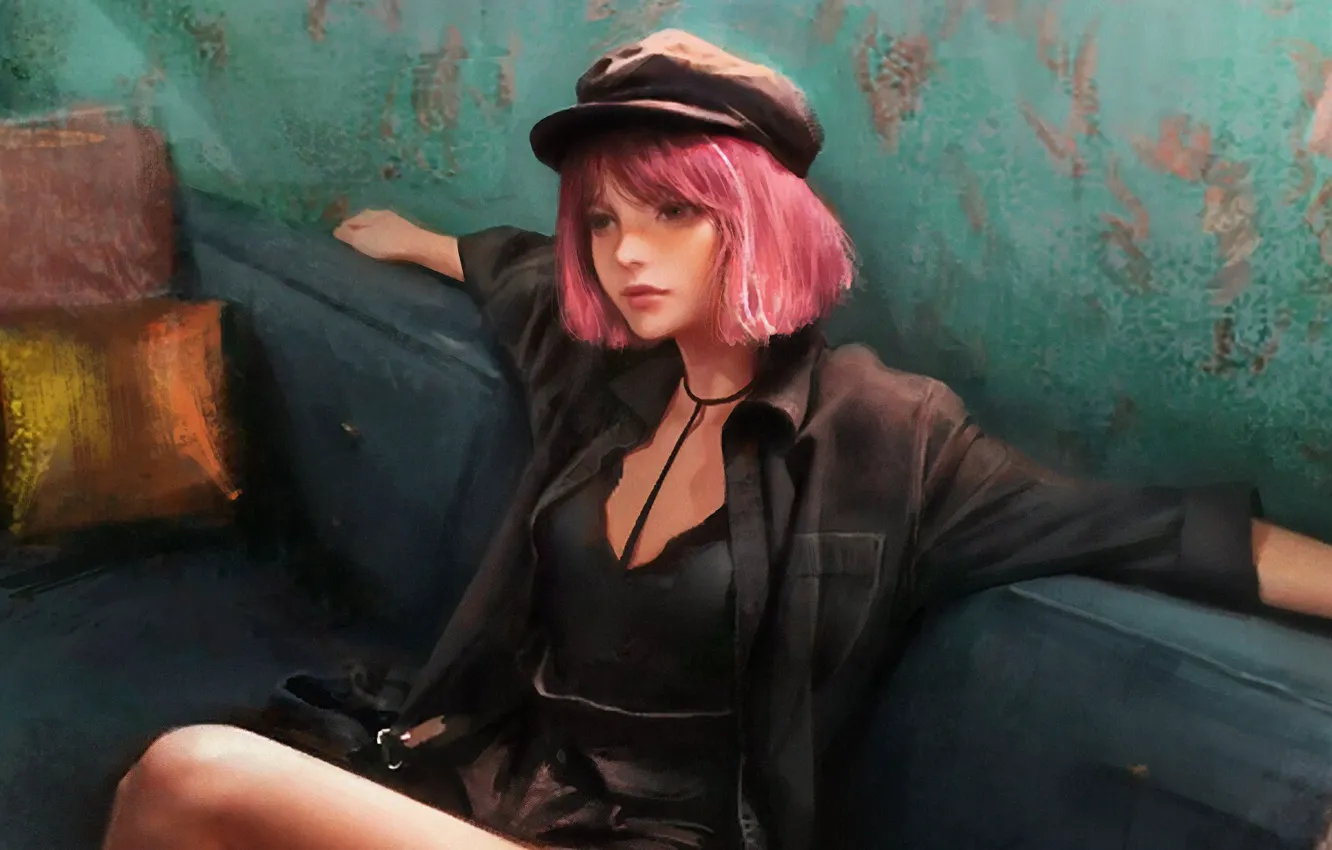 Фото обои подушки, девочка, кепка, на диване, в комнате, у стены, розовые волосы, чёрная рубашка, чокер, by …
