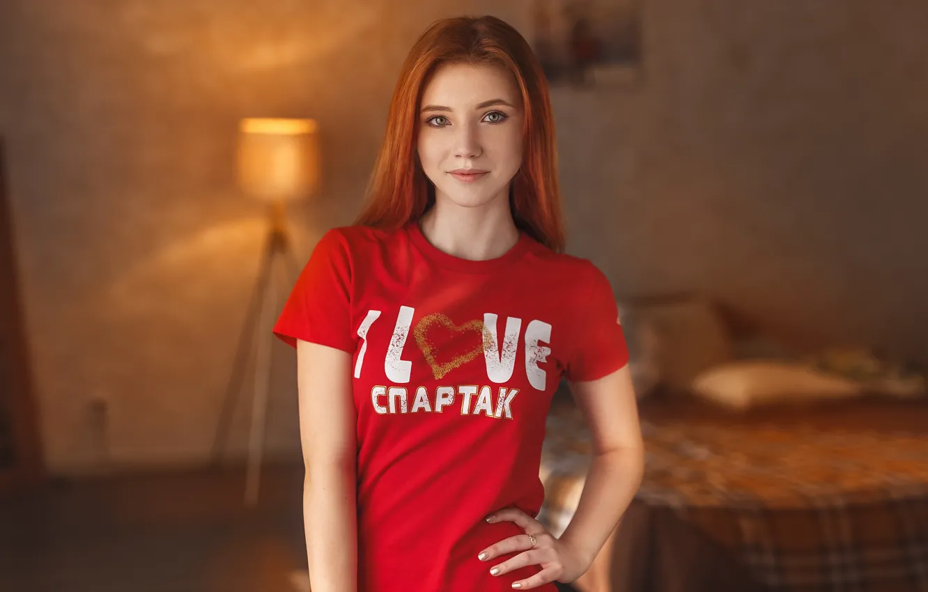 Фото обои взгляд, девушка, поза, футболка, болельщица, рыжая, рыжеволосая, Спартак, Иван Лосев