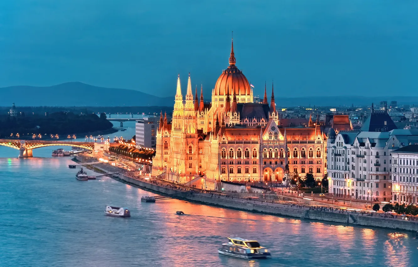 Фото обои город, река, здания, дома, освещение, Парламент, сумерки, Венгрия, Будапешт, Дунай, Сергей Газизов