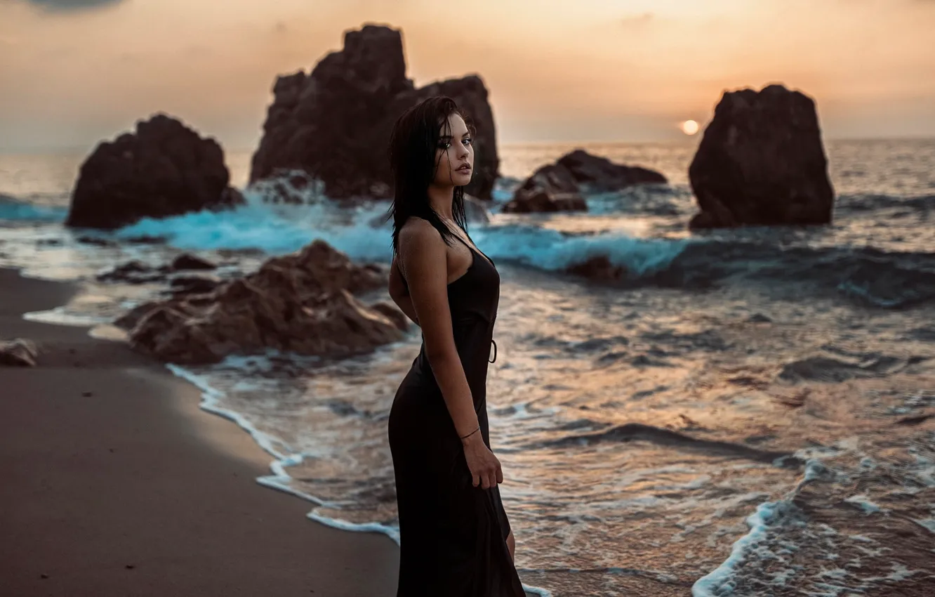 Фото обои море, пляж, девушка, скалы, вечер, Alexandra, Nicola Davide Furnari