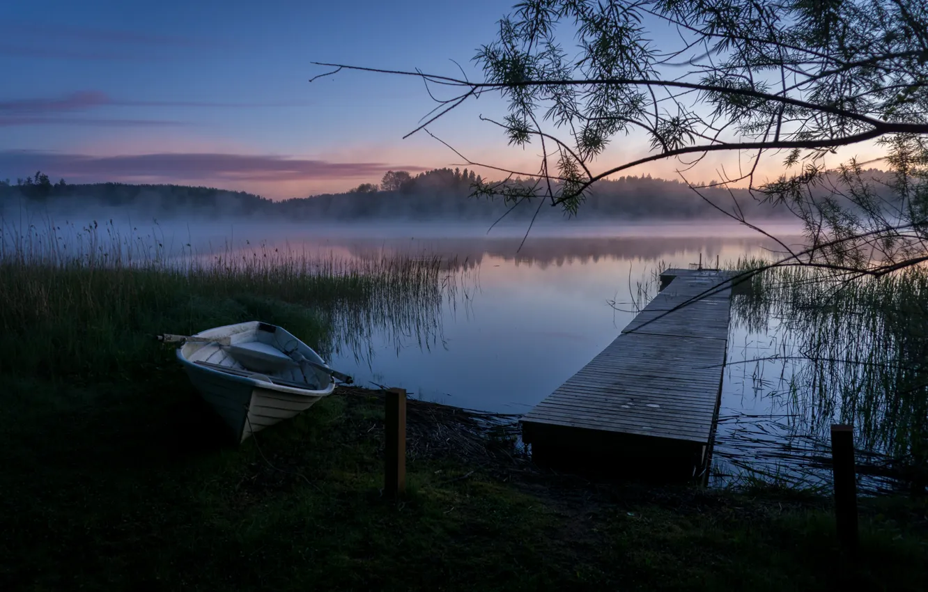 Фото обои пейзаж, природа, туман, озеро, рассвет, лодка, утро, Финляндия, мосток