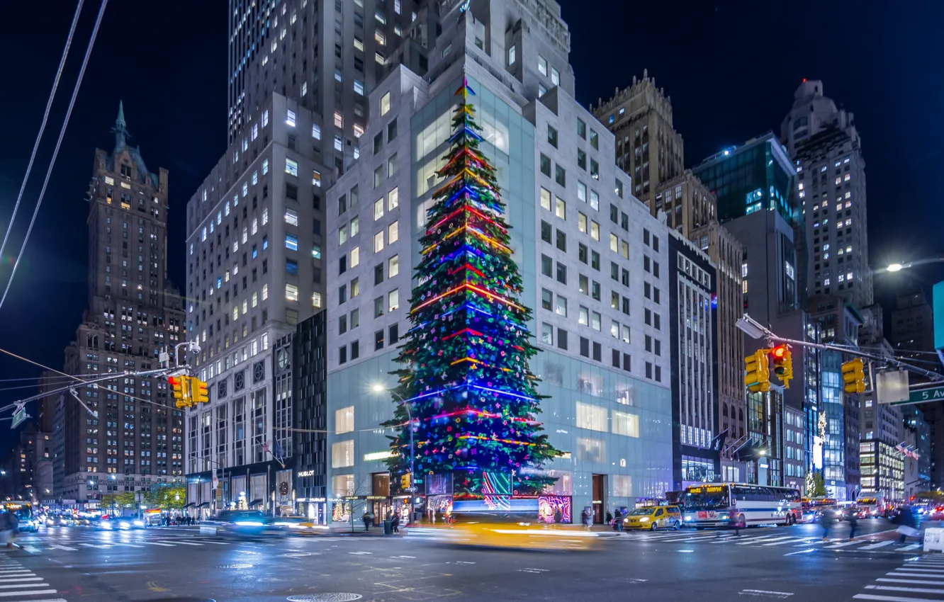 Фото обои улица, здание, Нью-Йорк, ёлка, New York City, Louis Vuitton
