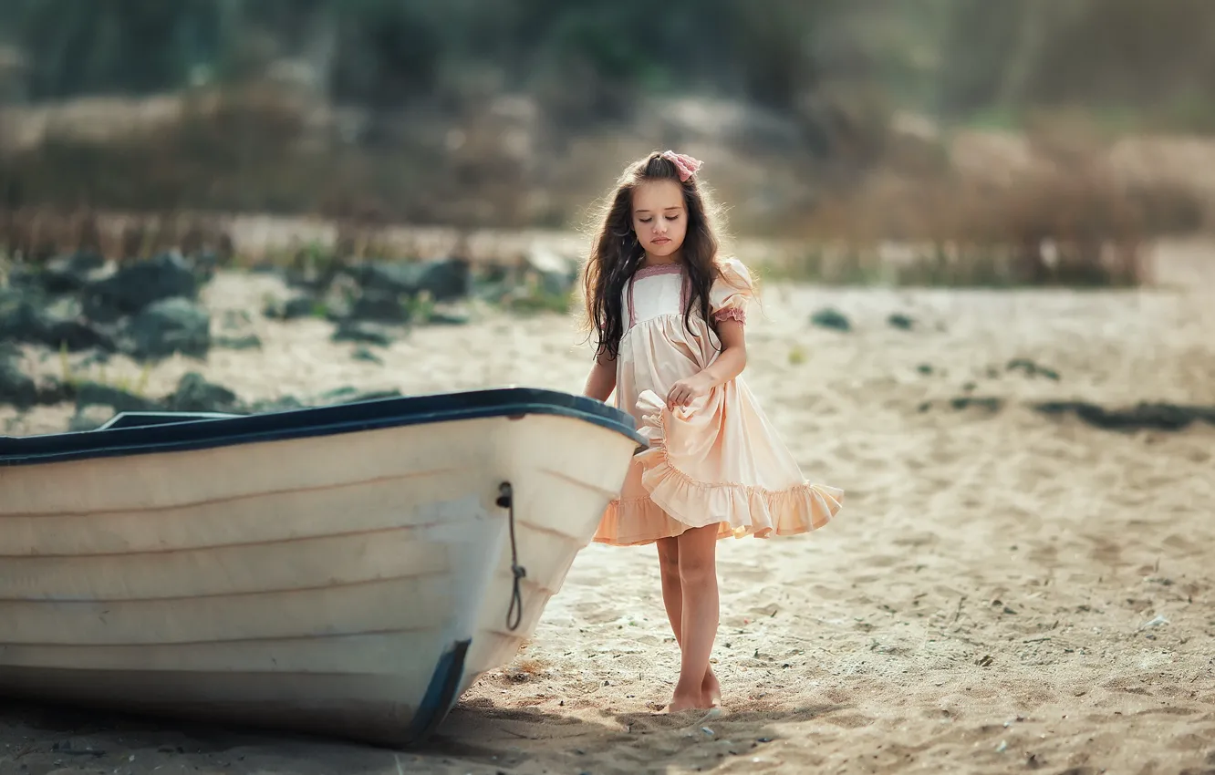 Фото обои песок, природа, лодка, девочка, ребёнок, Анастасия Бармина, Бармина Анастасия
